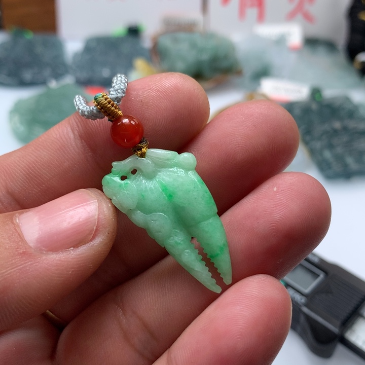 翡翠颈饰未镶嵌保真天然A货翡翠