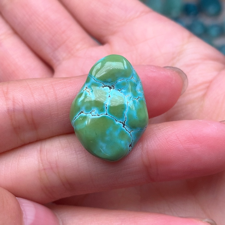 绿松石颈饰未镶嵌