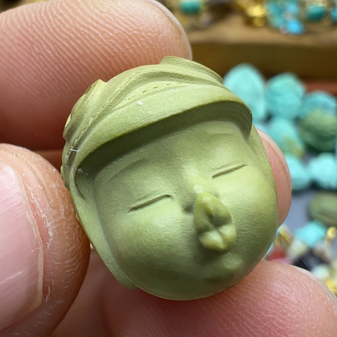 绿松石颈饰未镶嵌