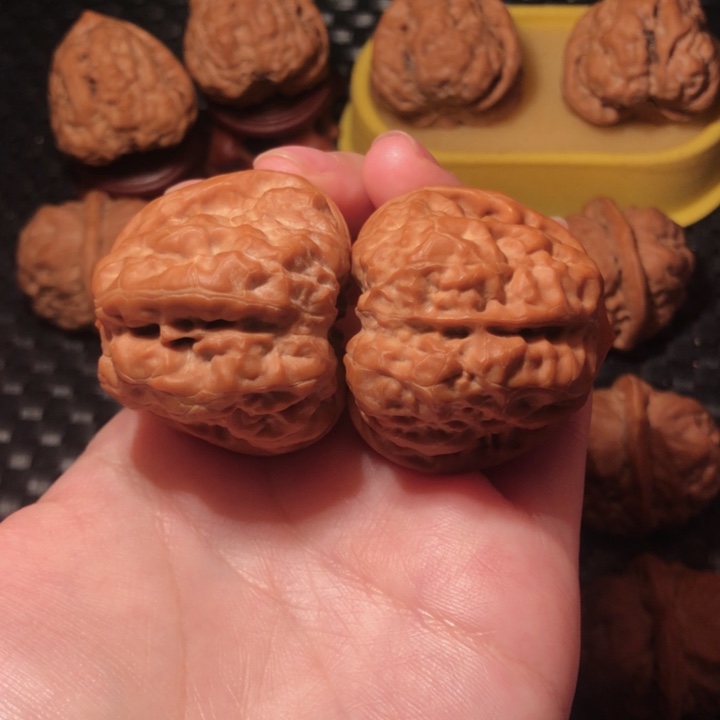 忽***现把件文玩核桃蛙王