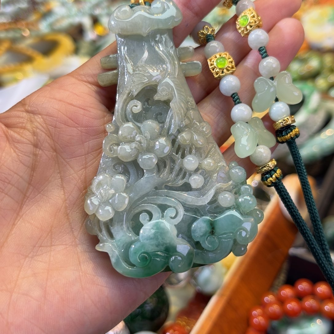 翡翠颈饰未镶嵌待编款