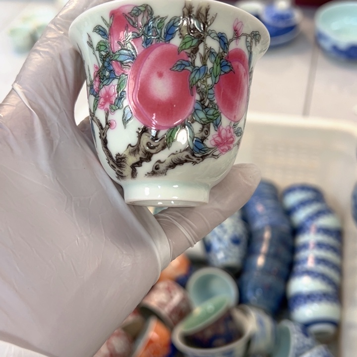 瓷片珐琅彩桃子铃铛主人杯