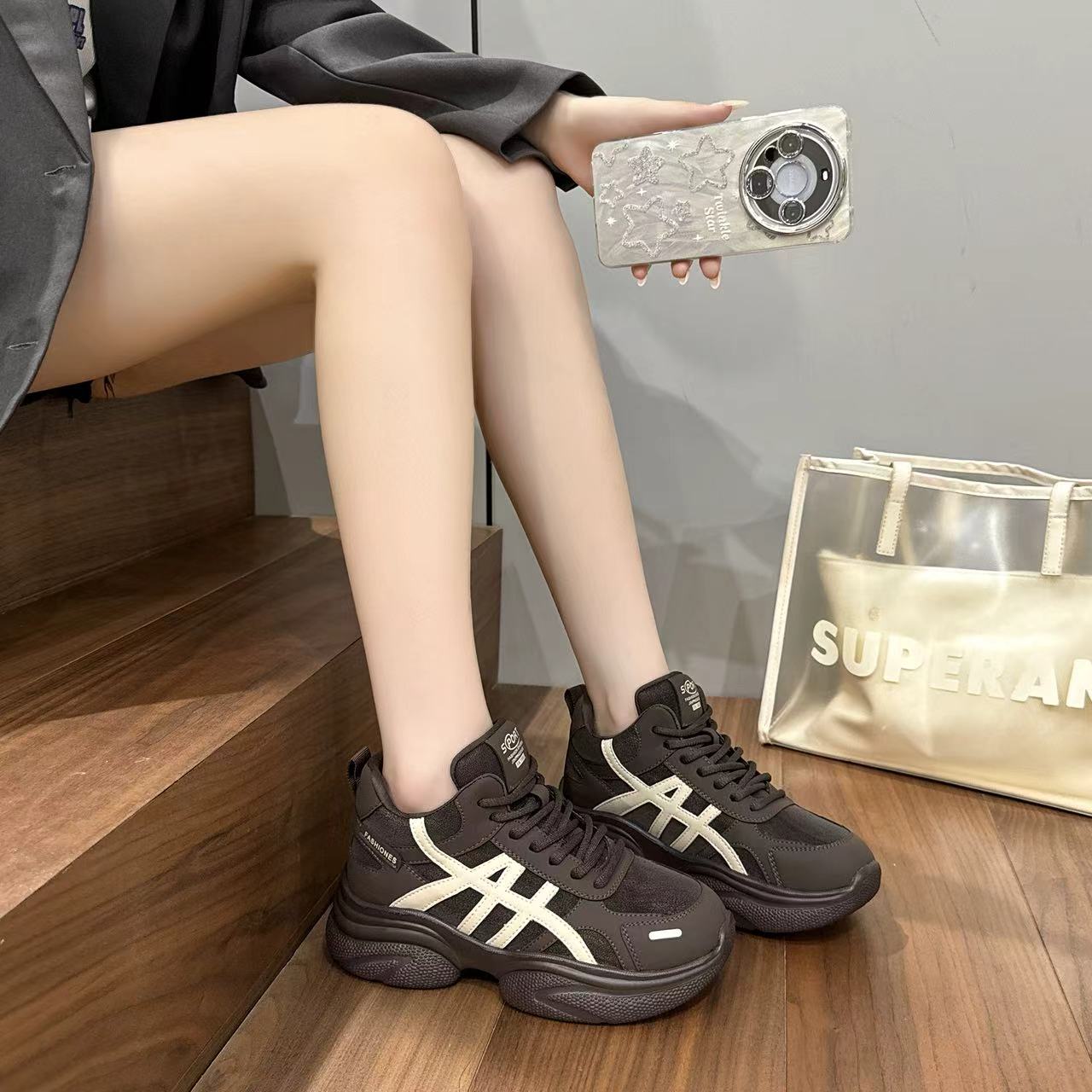 亮点女人冬季新款加绒牛皮厚底百搭舒适休闲运动鞋女鞋37-43码