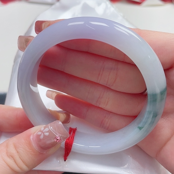 翡翠手镯未镶嵌缅甸