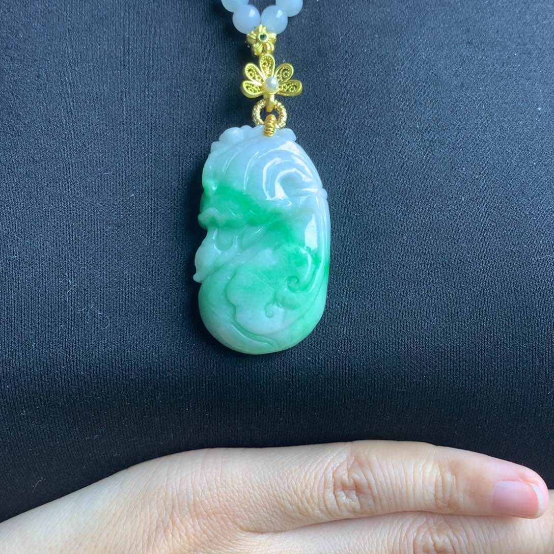 翡翠颈饰未镶嵌翡翠