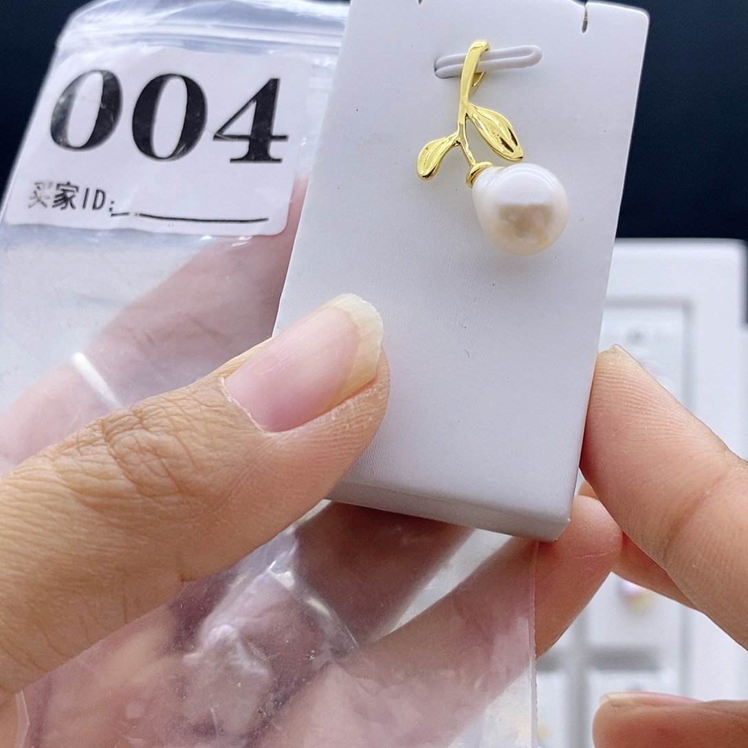 钛钢淡水珍珠颈饰