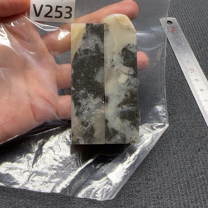 漾****老挝石老挝 老挝 老挝