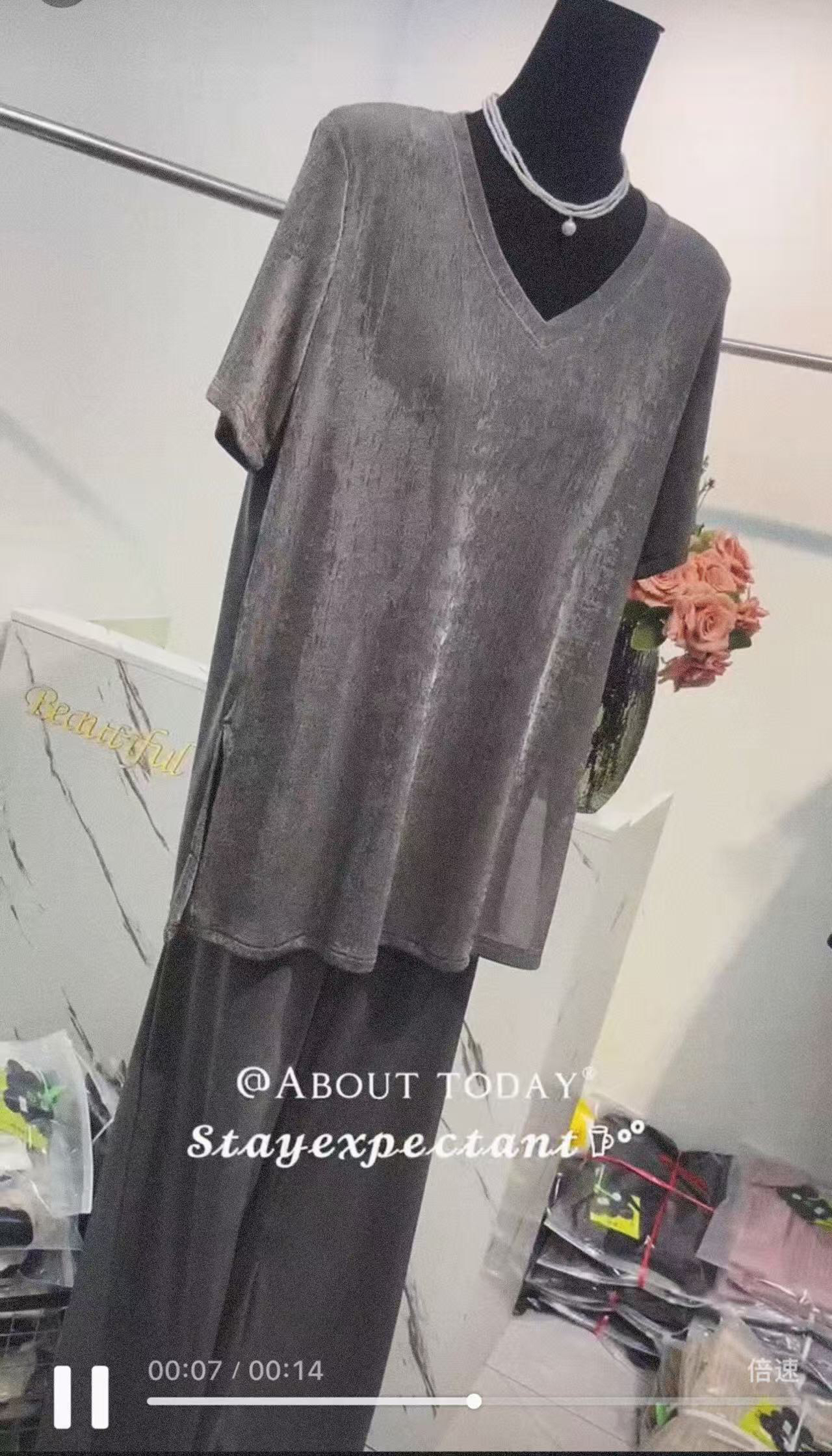 高级感夏季时髦套装垫肩V领遮屁股洋气套装