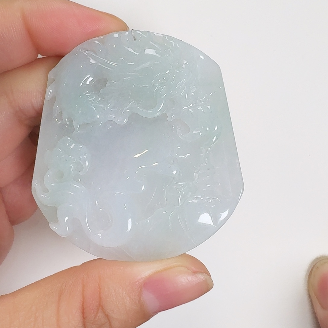 翡翠颈饰未镶嵌龙牌