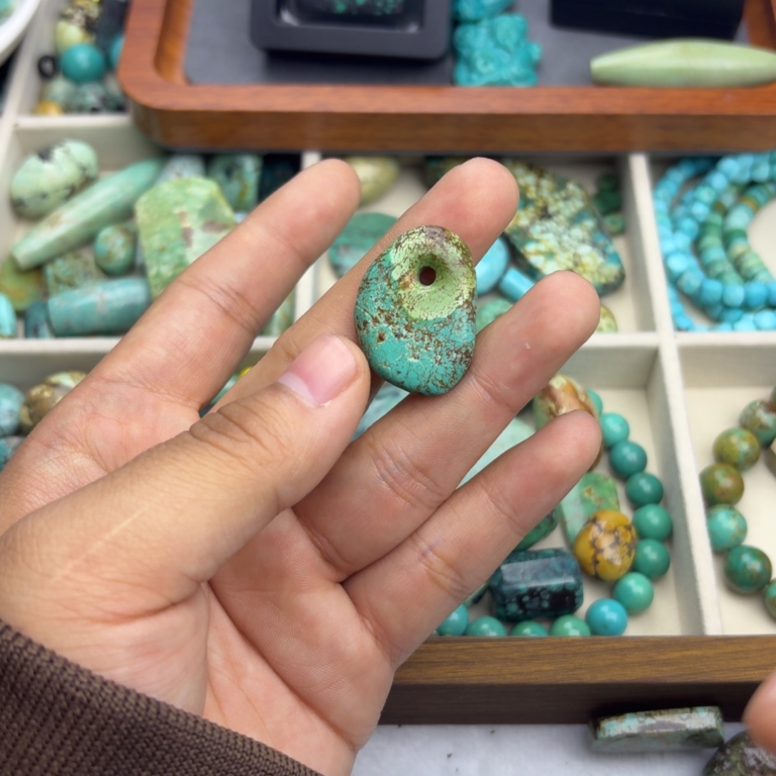 胡***）南红玛瑙未镶嵌绿松石