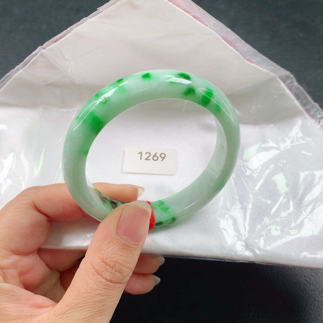 翡翠手镯未镶嵌03。