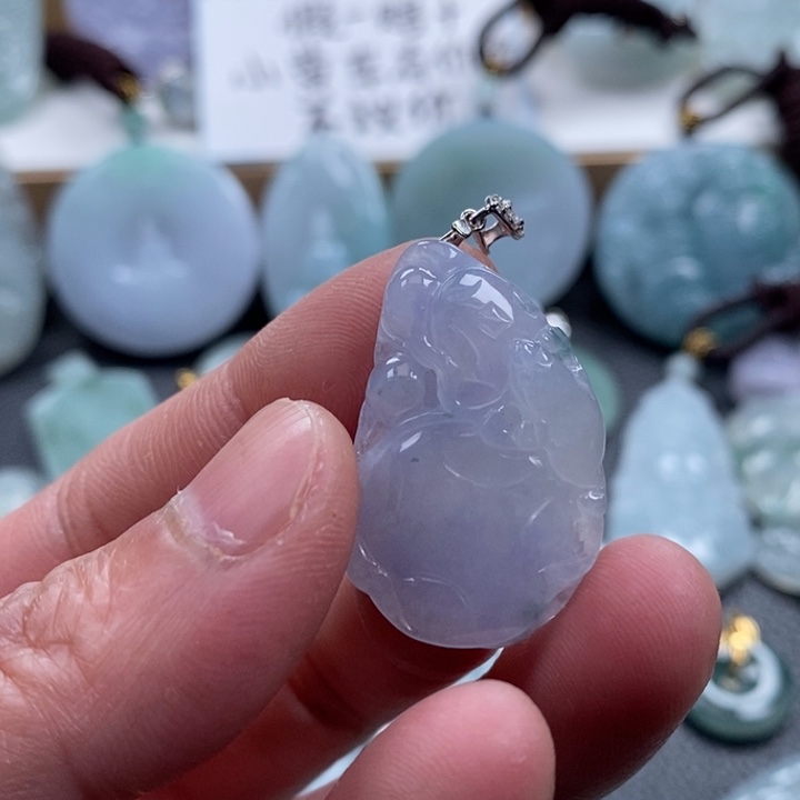 翡翠颈饰未镶嵌苯翡翠
