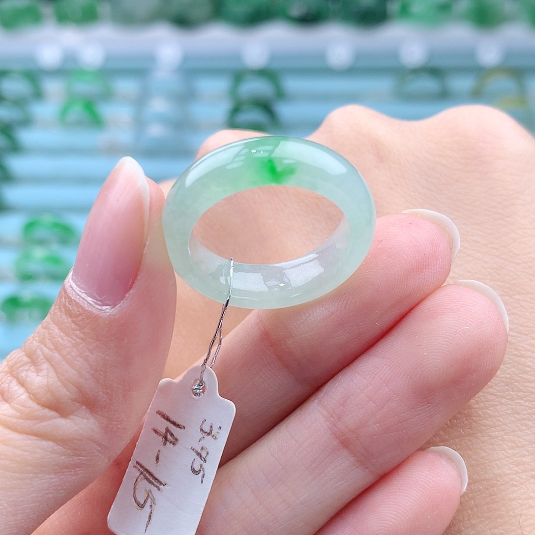 翡翠戒指未镶嵌小**宅缅甸翡翠A货