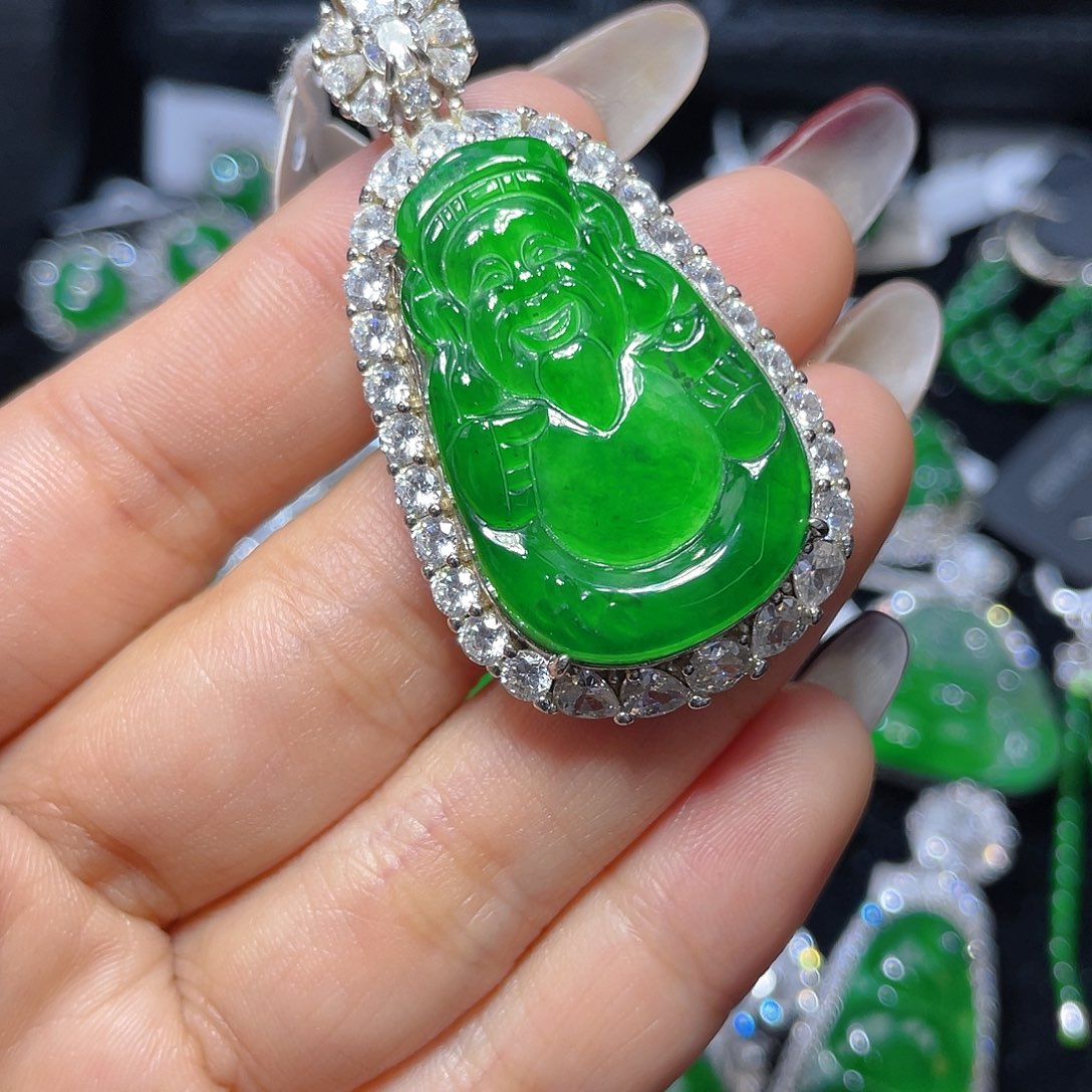 翡翠颈饰银S925镶嵌翡翠