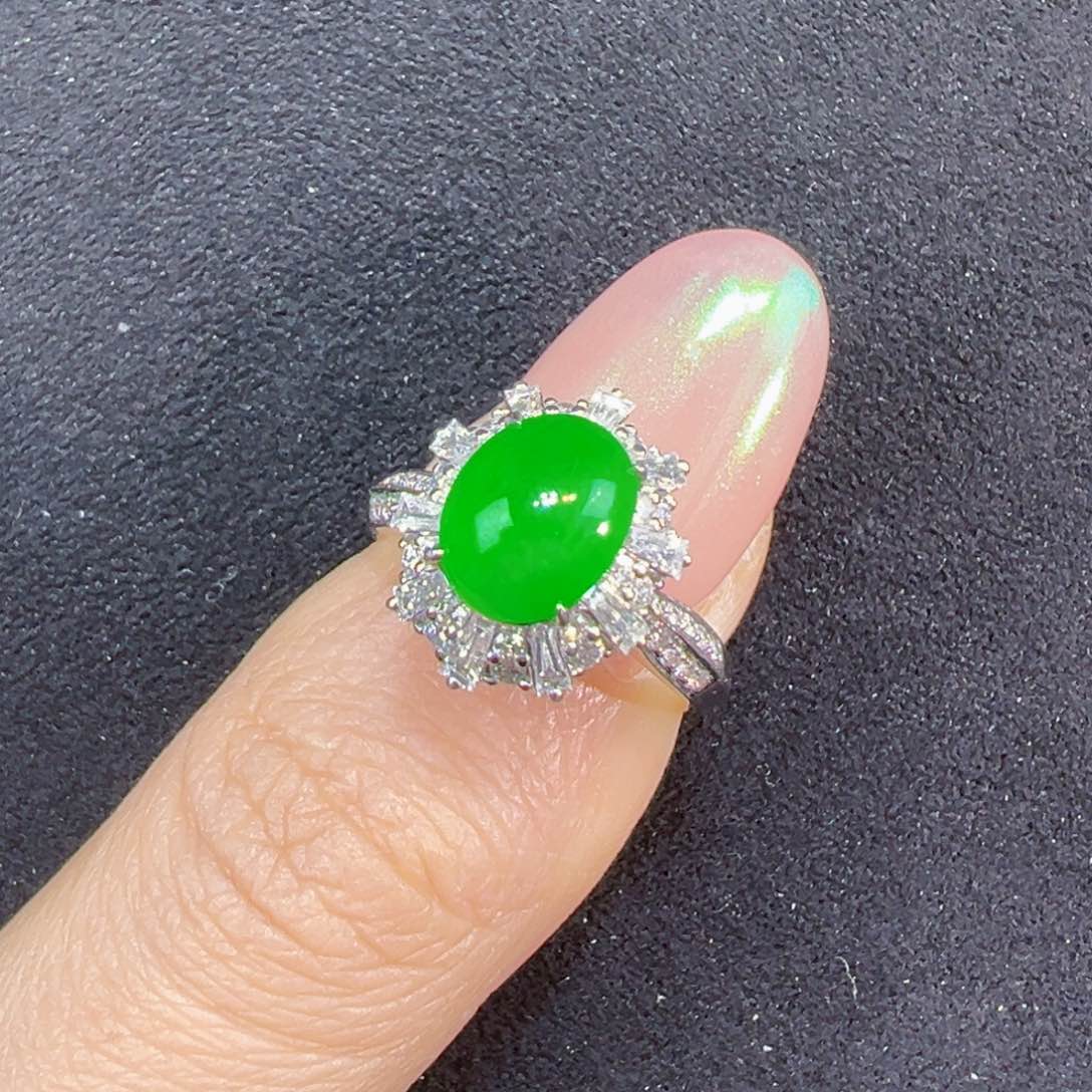 翡翠戒指18K金镶嵌蛋面