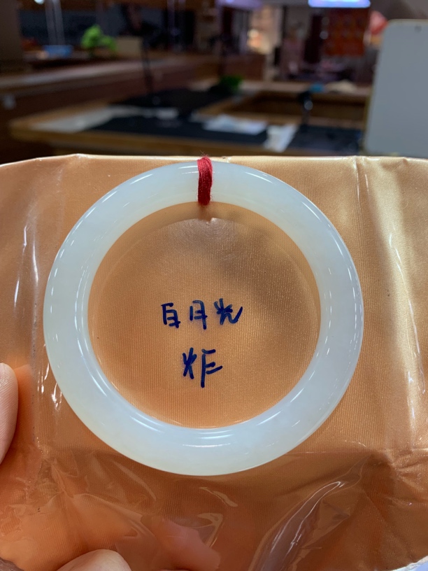 天然缅甸翡翠手镯