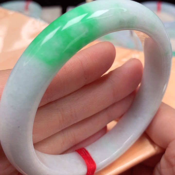 翡翠手镯未镶嵌白底青11