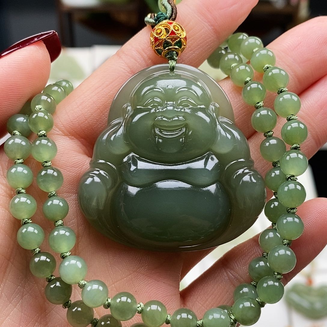 和田玉颈饰足金镶嵌透****?