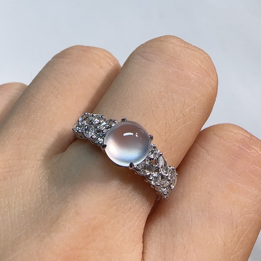 翡翠18K金镶嵌戒指蛋面