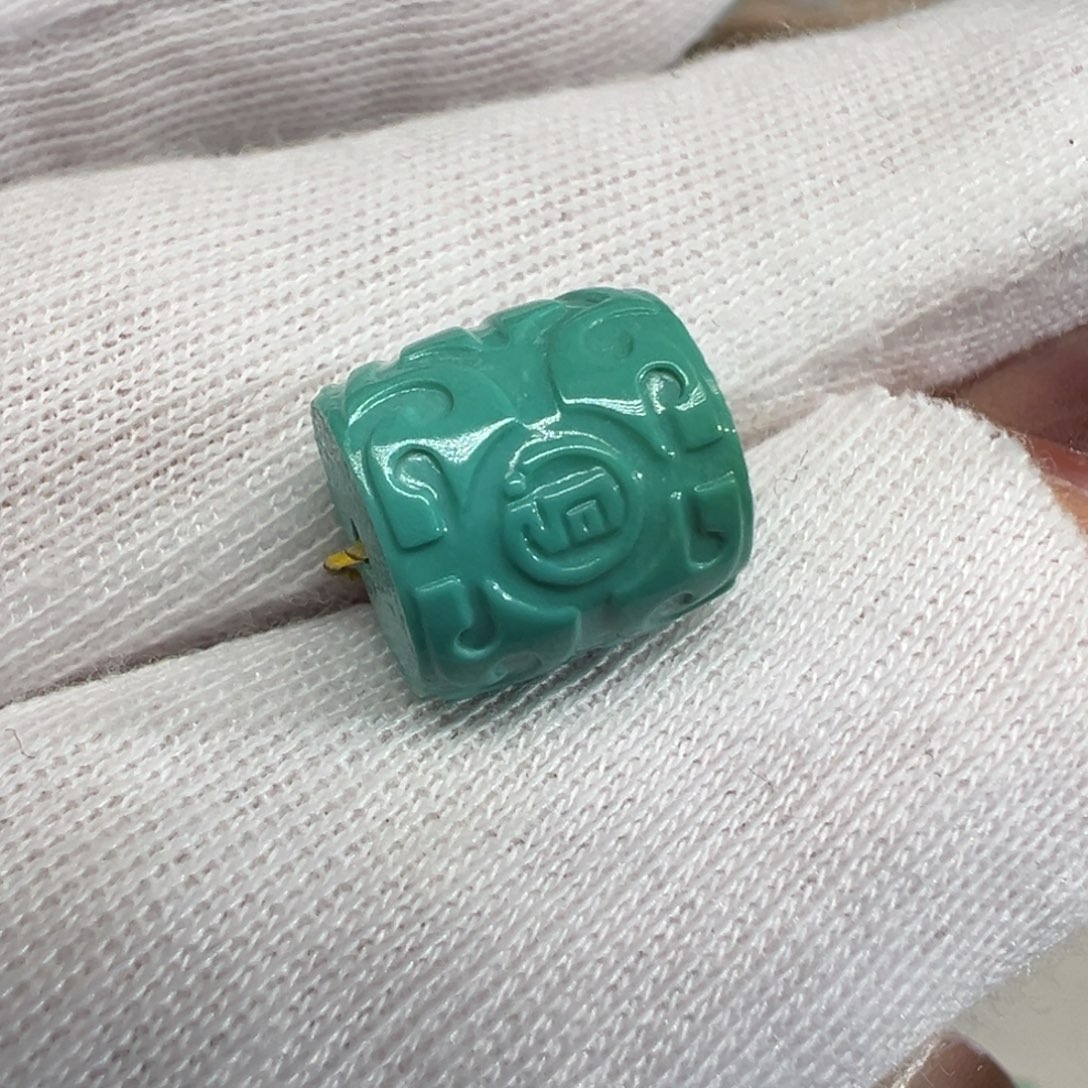 绿松石配饰未镶嵌