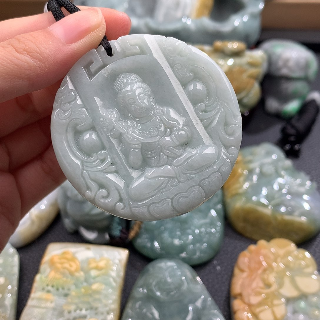 吊坠(不含链)未镶嵌翡翠