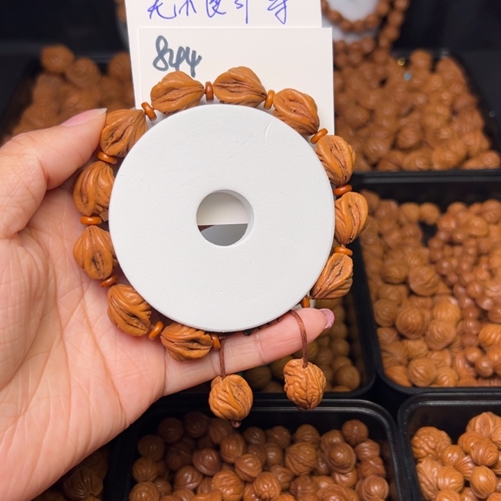 桃核把件爱***己生命之源
