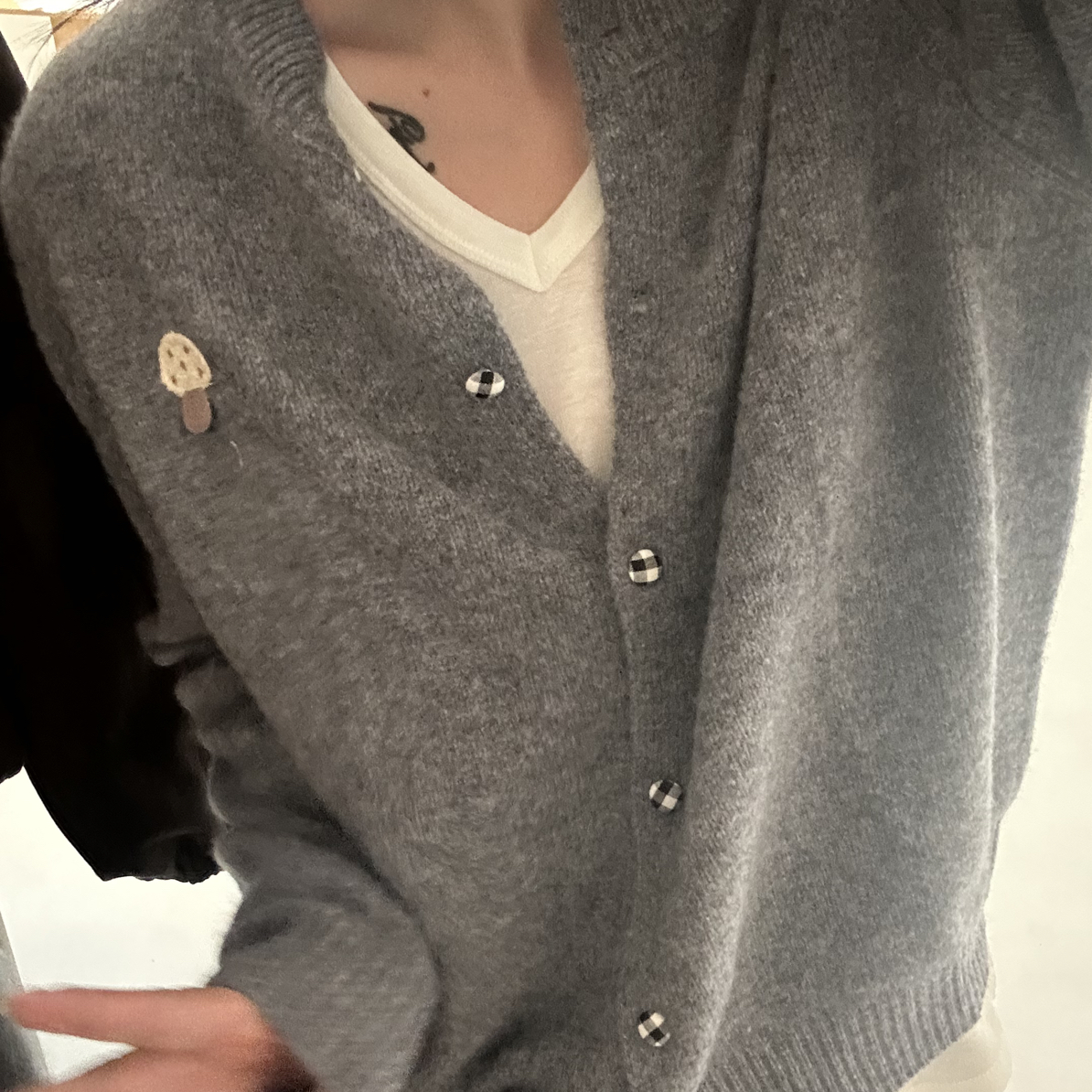 圆领长袖刺绣秋季毛针织衫针织衫灰色