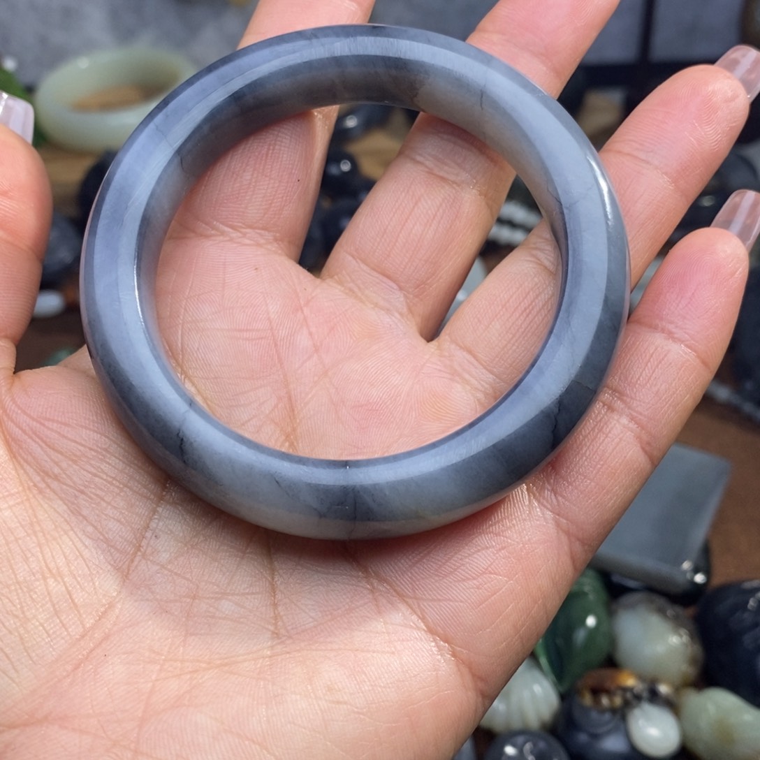 荣***宝和田玉未镶嵌颈饰