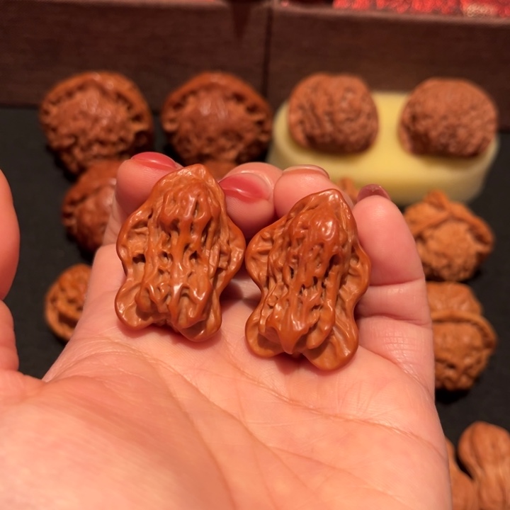 文玩核桃吊坠小鸟