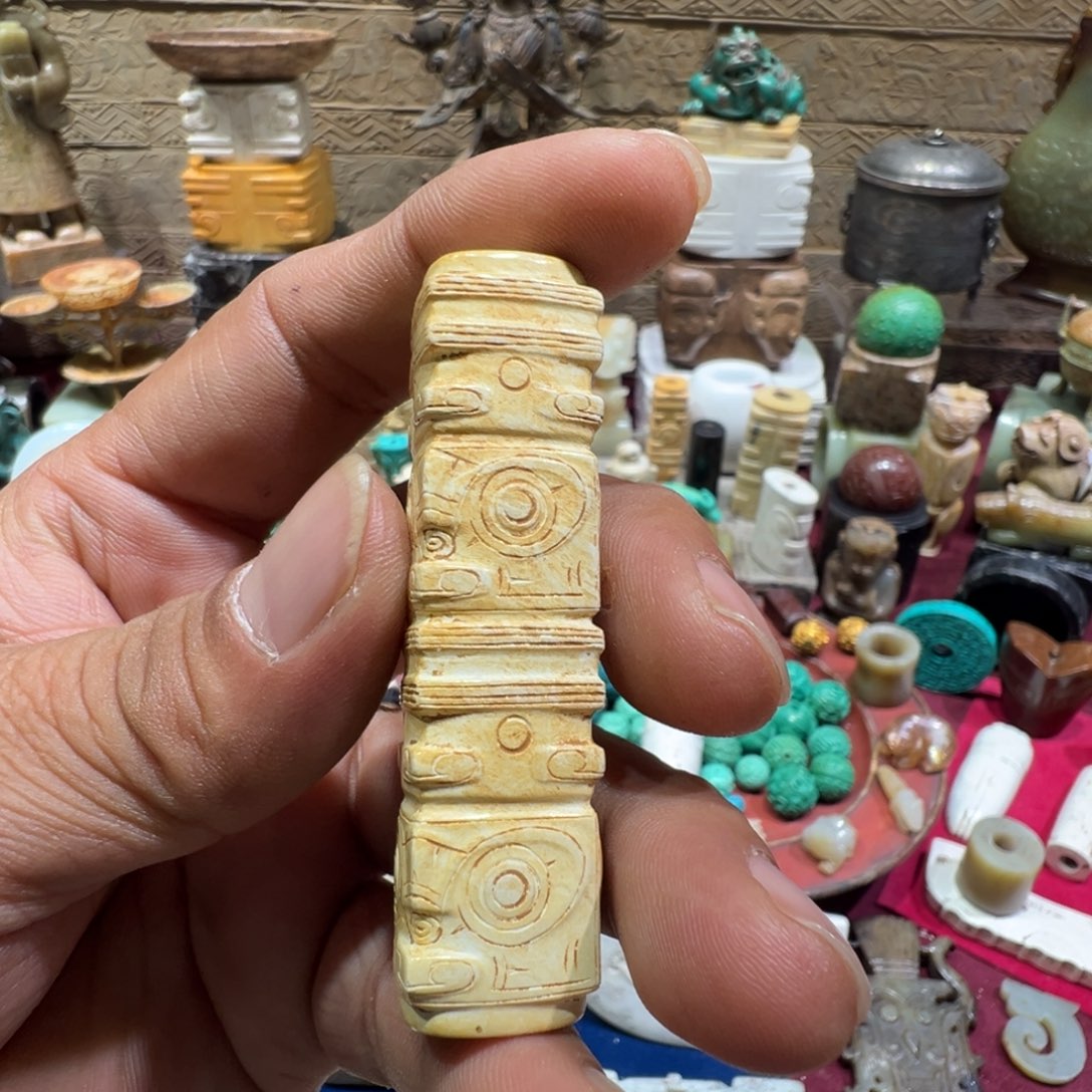 用***3和田玉（糖玉）未镶嵌挂件在这里我们都在寻找你