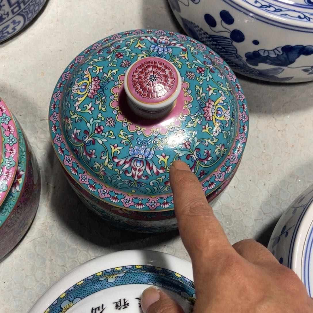 以***后瓷片景德镇陶瓷罐一个