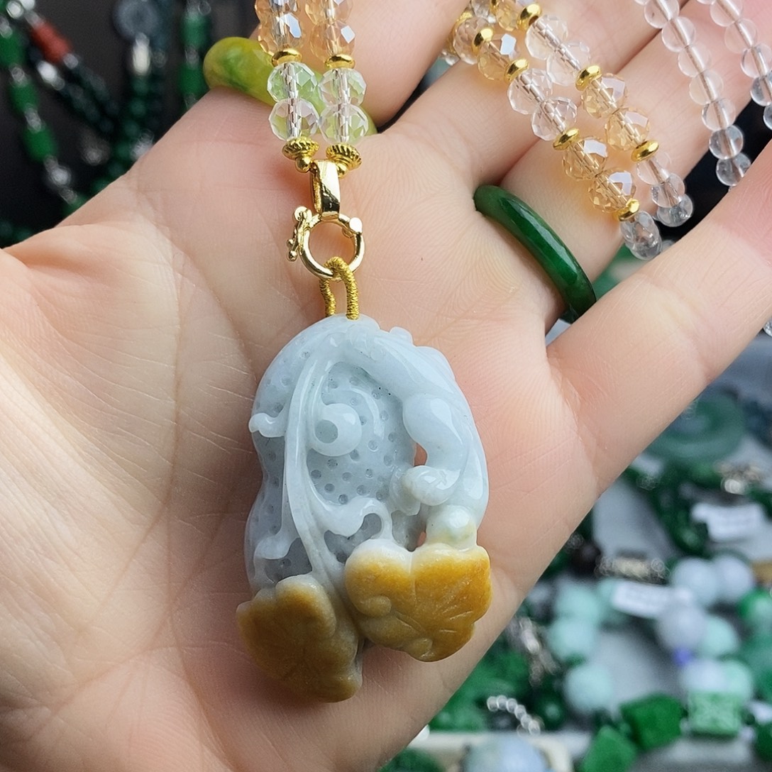 翡翠未镶嵌颈饰99