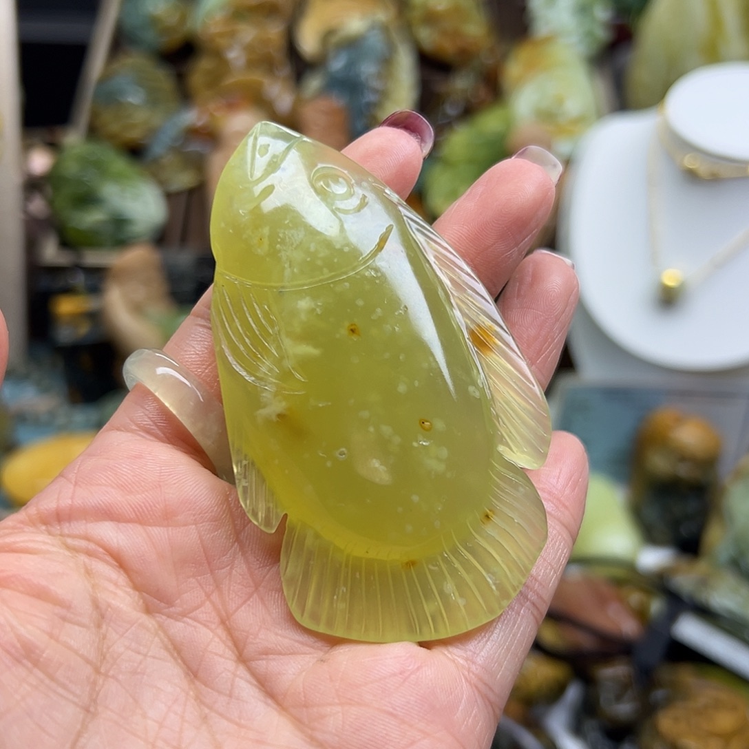 岫玉未镶嵌颈饰辽阳料手玩鱼