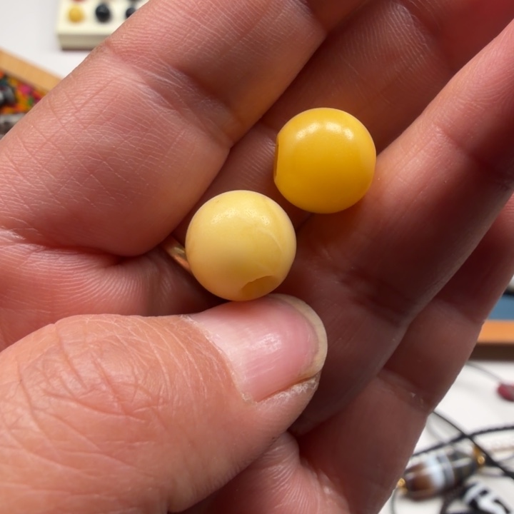 琥珀未镶嵌颈饰蜜蜡圆珠卡11