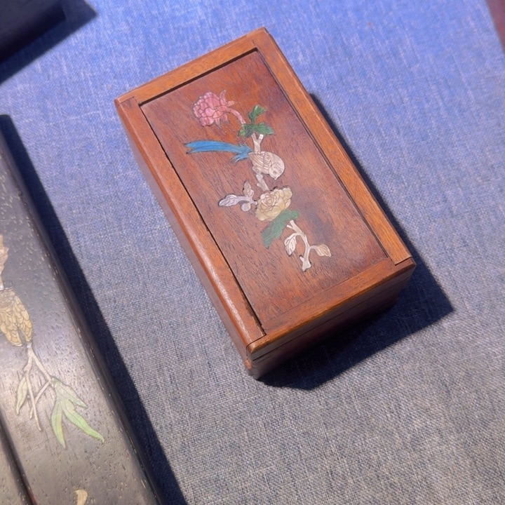 贡木机关盒得得得得得