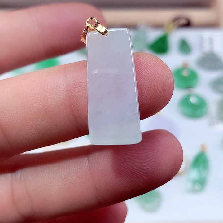 翡翠未镶嵌颈饰吊坠