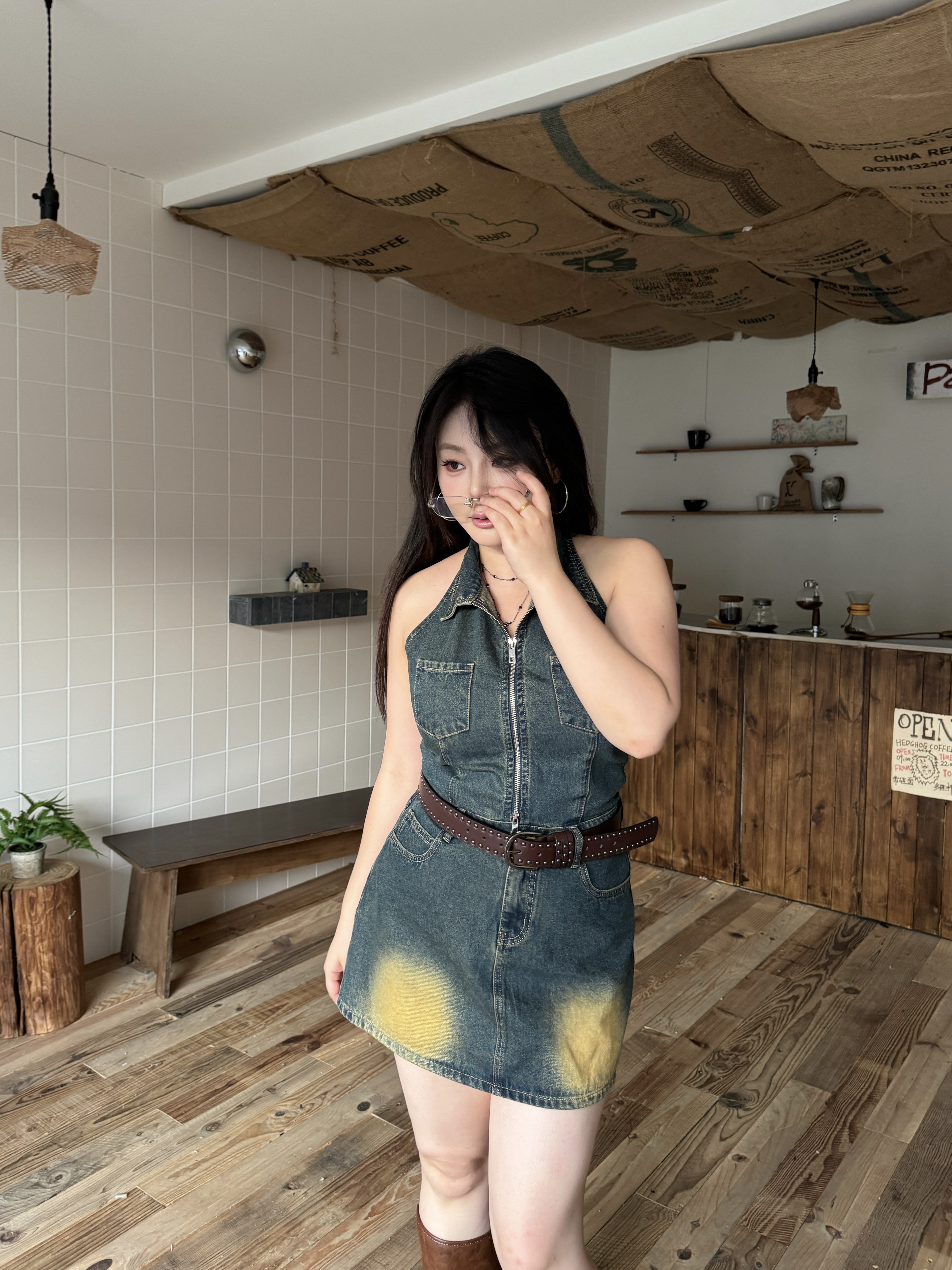 【大小姐】 现货“维港蓝调”复古露背挂脖时髦擦色辣妹显瘦牛仔裤裙