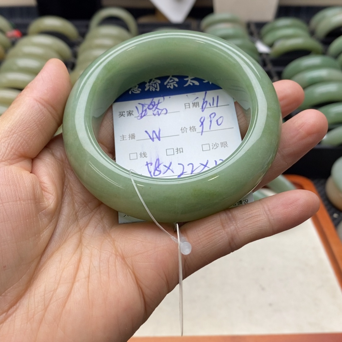 石英岩玉手镯未镶嵌⁵****
