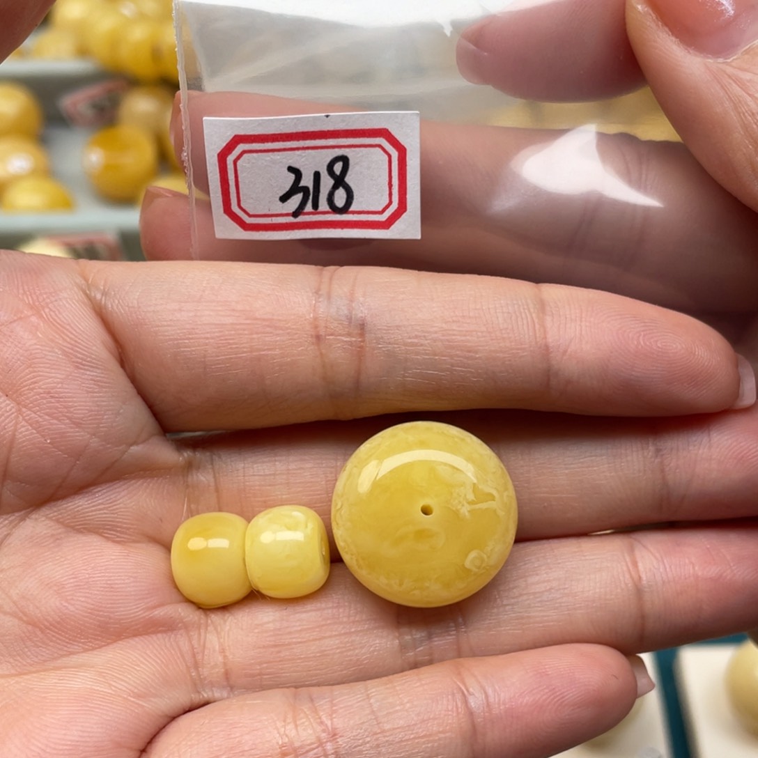 蜜蜡裸石未镶嵌帅**叔蜜蜡