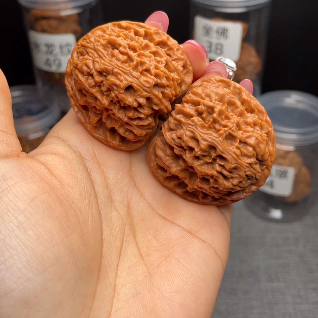 文玩核桃把件南疆石