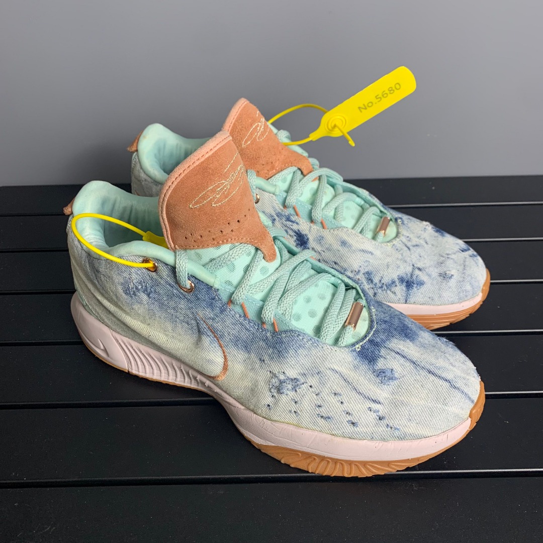 95新 44码詹姆斯21牛仔 成色美丽 纹路清晰 气垫完好 实战鞋/5680