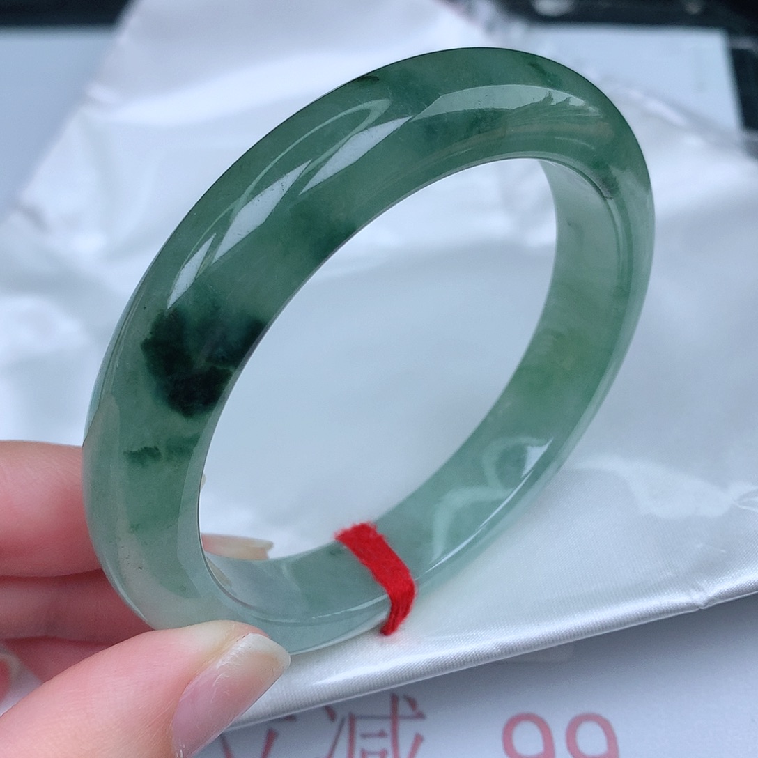 翡翠手镯未镶嵌天然