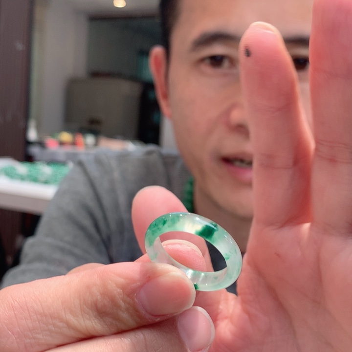 予***杉石英质玉未镶嵌手链卡19.3