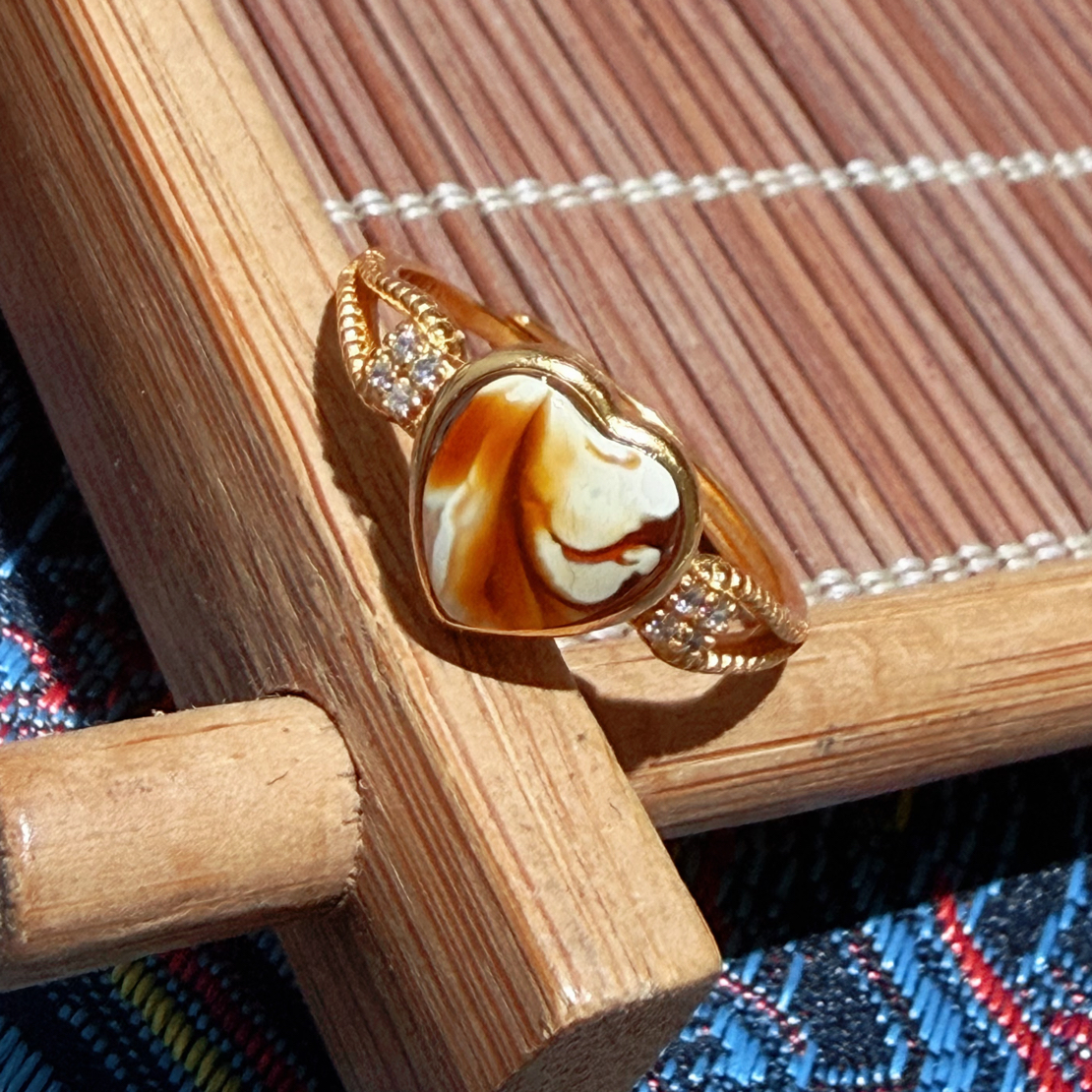 初心蜜蜡原矿天然蜜蜡9.5毫米彩沁拉丝桃心银镶天然俄料琥珀蜜蜡