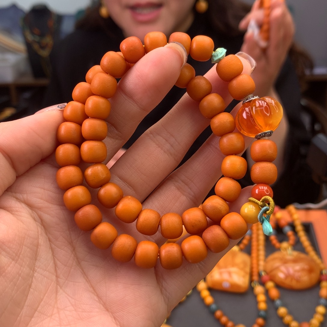 蜜蜡手串未镶嵌多样性发