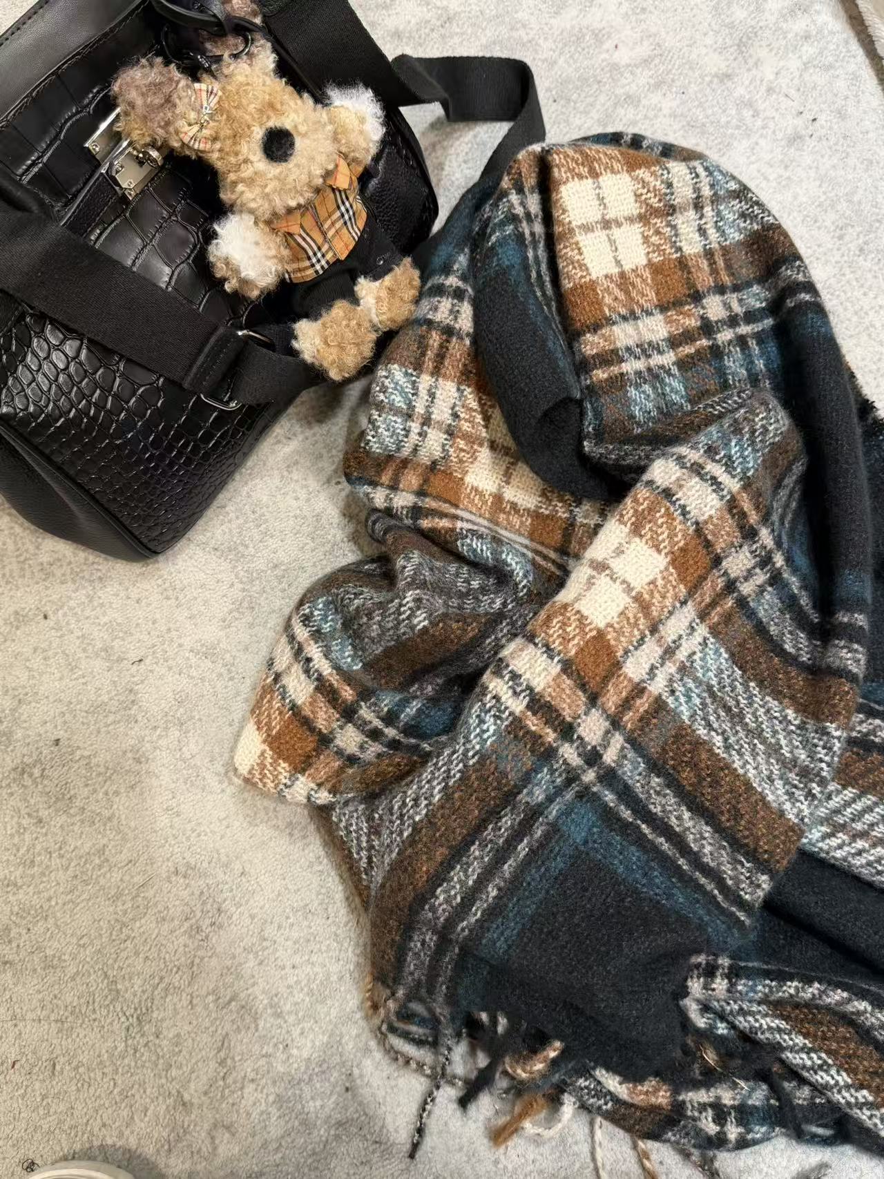 FANYE 2025新款设计感百搭多色拼接围巾