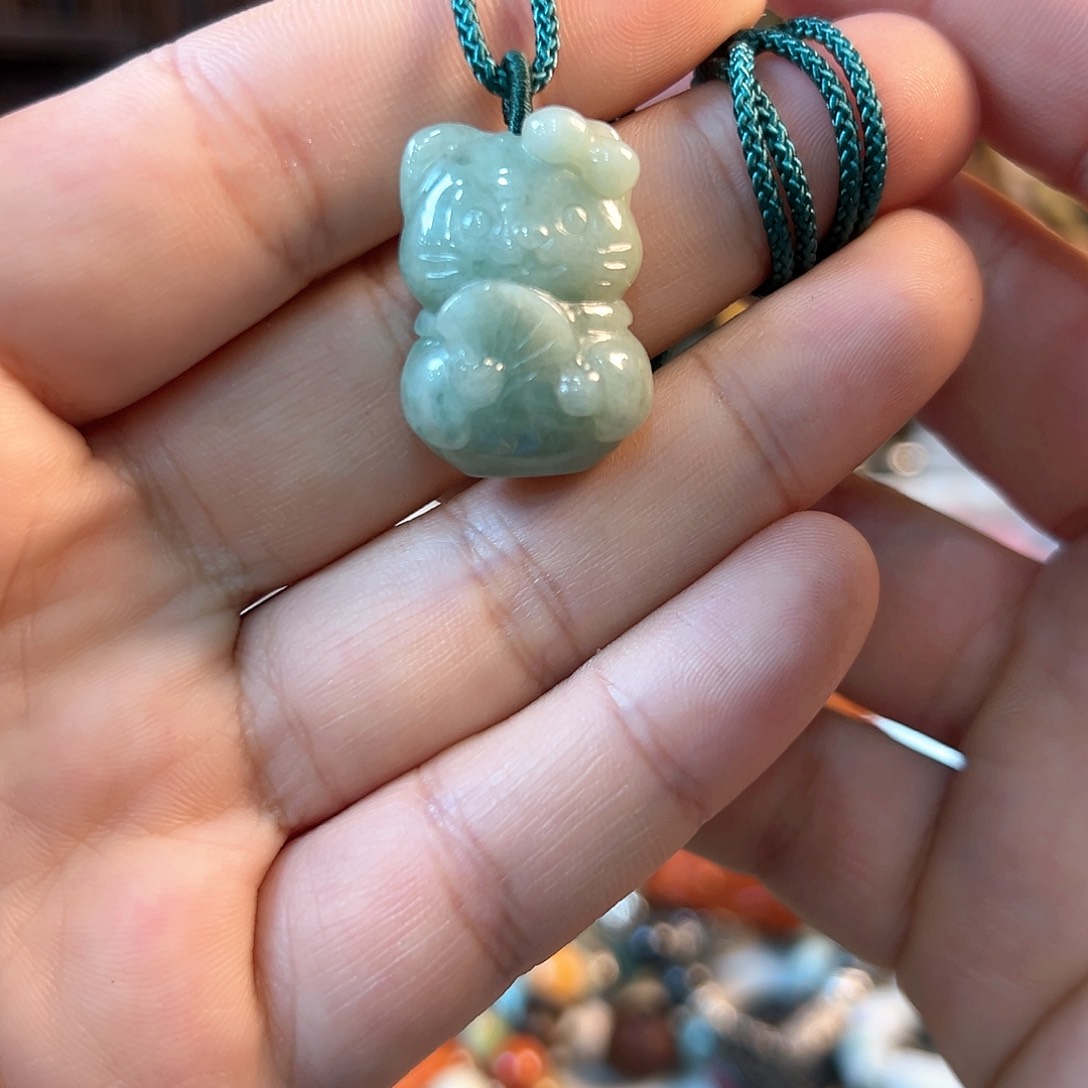 翡翠颈饰未镶嵌吊坠