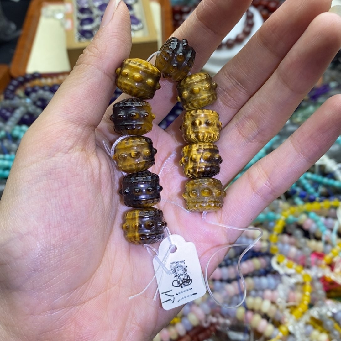 玛瑙/玉髓未镶嵌珠宝半成品一个天然黄虎石锣鼓12×14mm