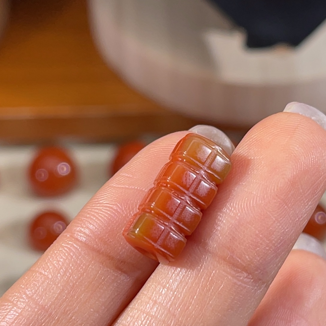 南红玛瑙未镶嵌玉琮 6.8x16.3mm 不退换