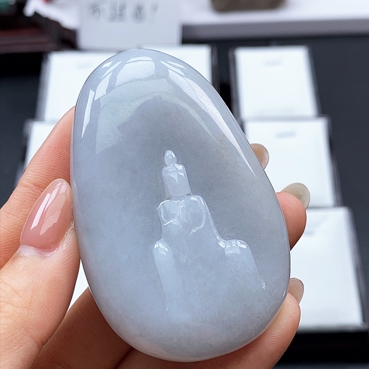 翡翠颈饰未镶嵌翡翠
